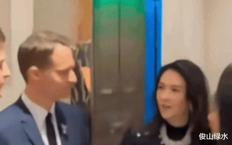 娱乐圈势利眼的明星_章子怡品牌活动争议_娱乐圈势利眼现象