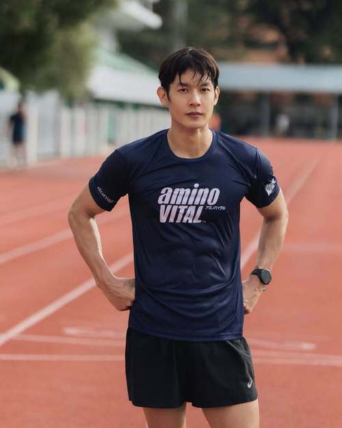 娱乐圈壮实的男艺人_娱乐圈男星yz_艺人圈娱乐男壮实是谁