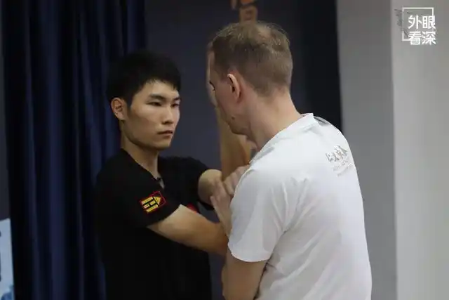 深圳咏春拳培训_仁义咏春拳馆_网红八卦掌pk咏春拳-